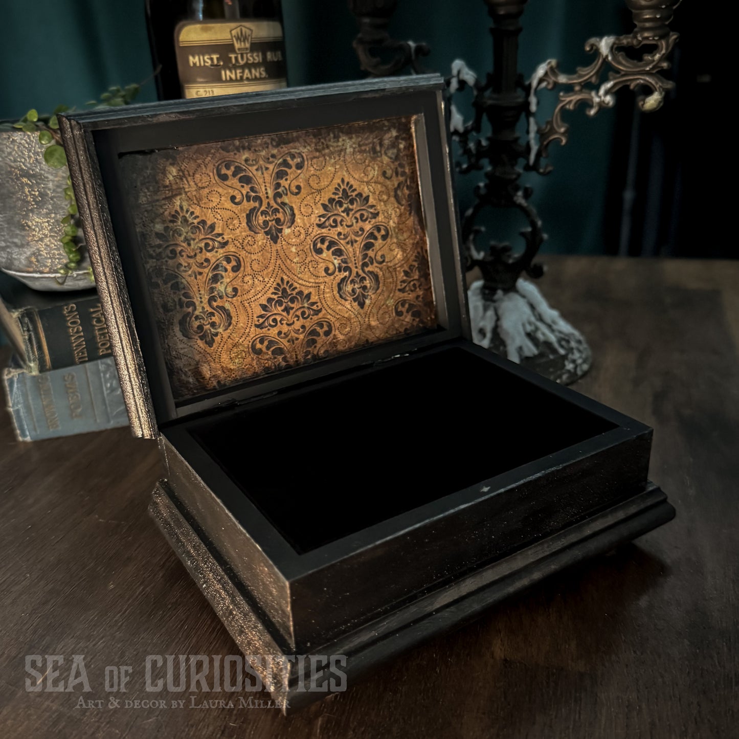 Gothic & Baroque Moth Ornamental Trinket Box for Jewellery & Keepsakes