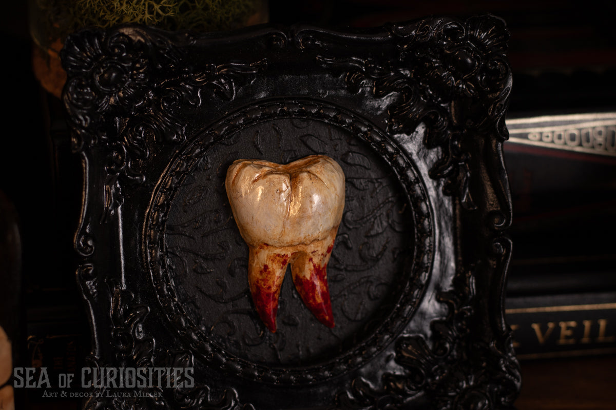 Old Tooth Gothic Mini Frame