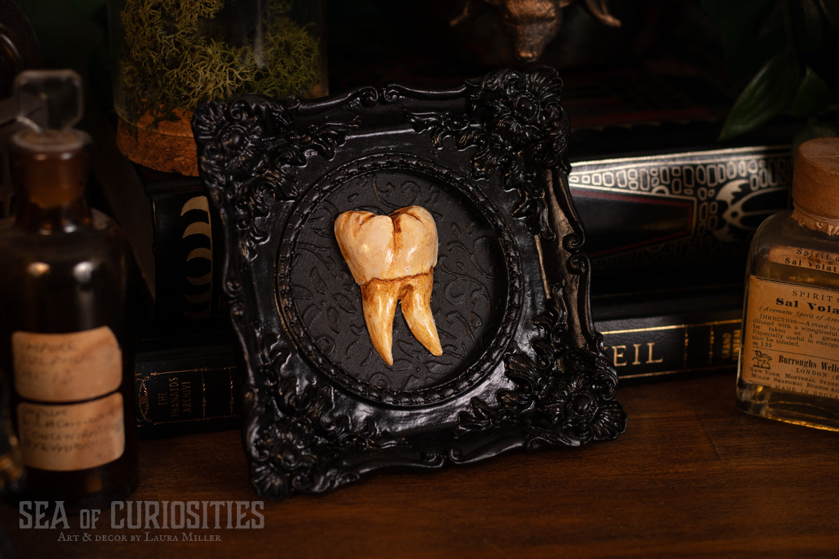 Old Tooth Gothic Mini Frame