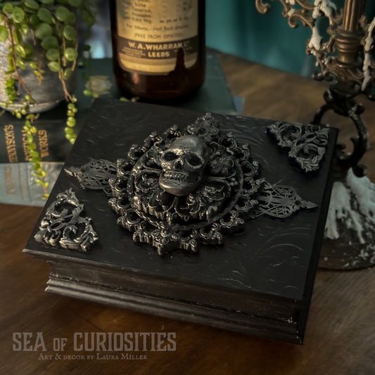Gothic & Baroque Skull Ornamental Trinket Box for Jewellery & Keepsakes