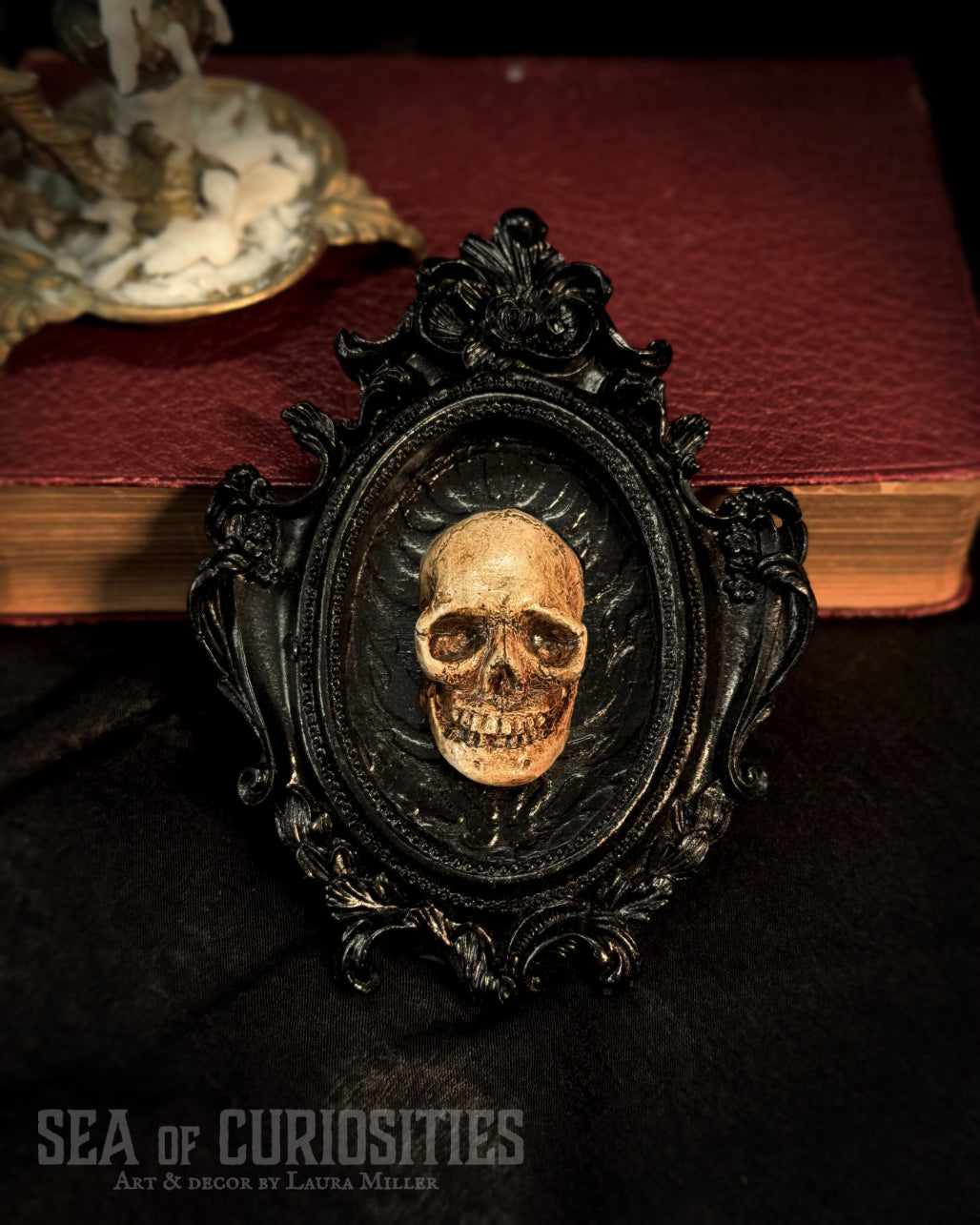 Bone Skull Gothic Framed Wall Art – Small Black Frame