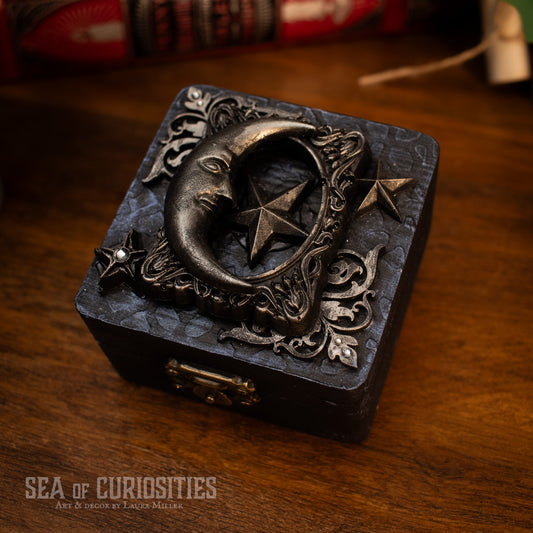 Celestial  -  Gothic/Alternative Ring Box