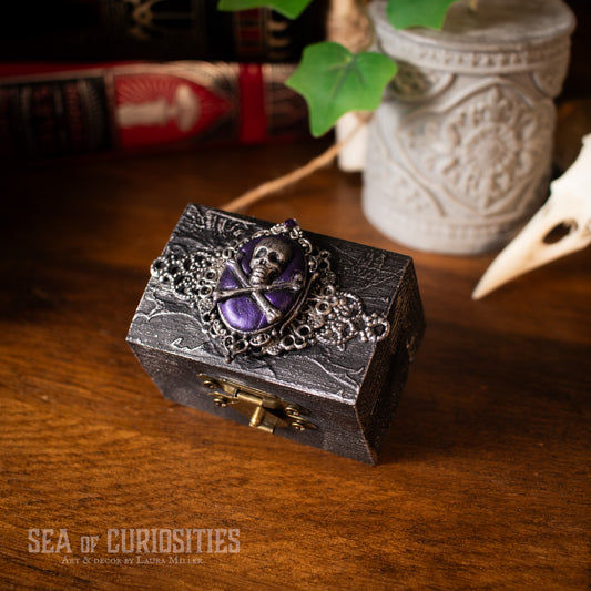 Skull & Crossbones - Gothic/Alternative Small Ring Box