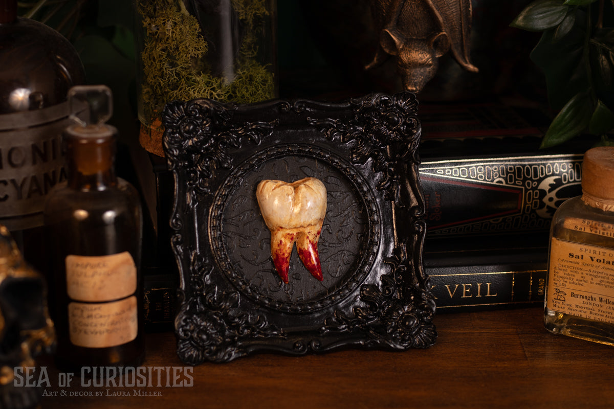 Old Tooth Gothic Mini Frame