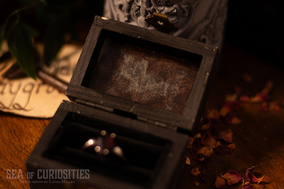 Be still my heart - Gothic Small Ring Box